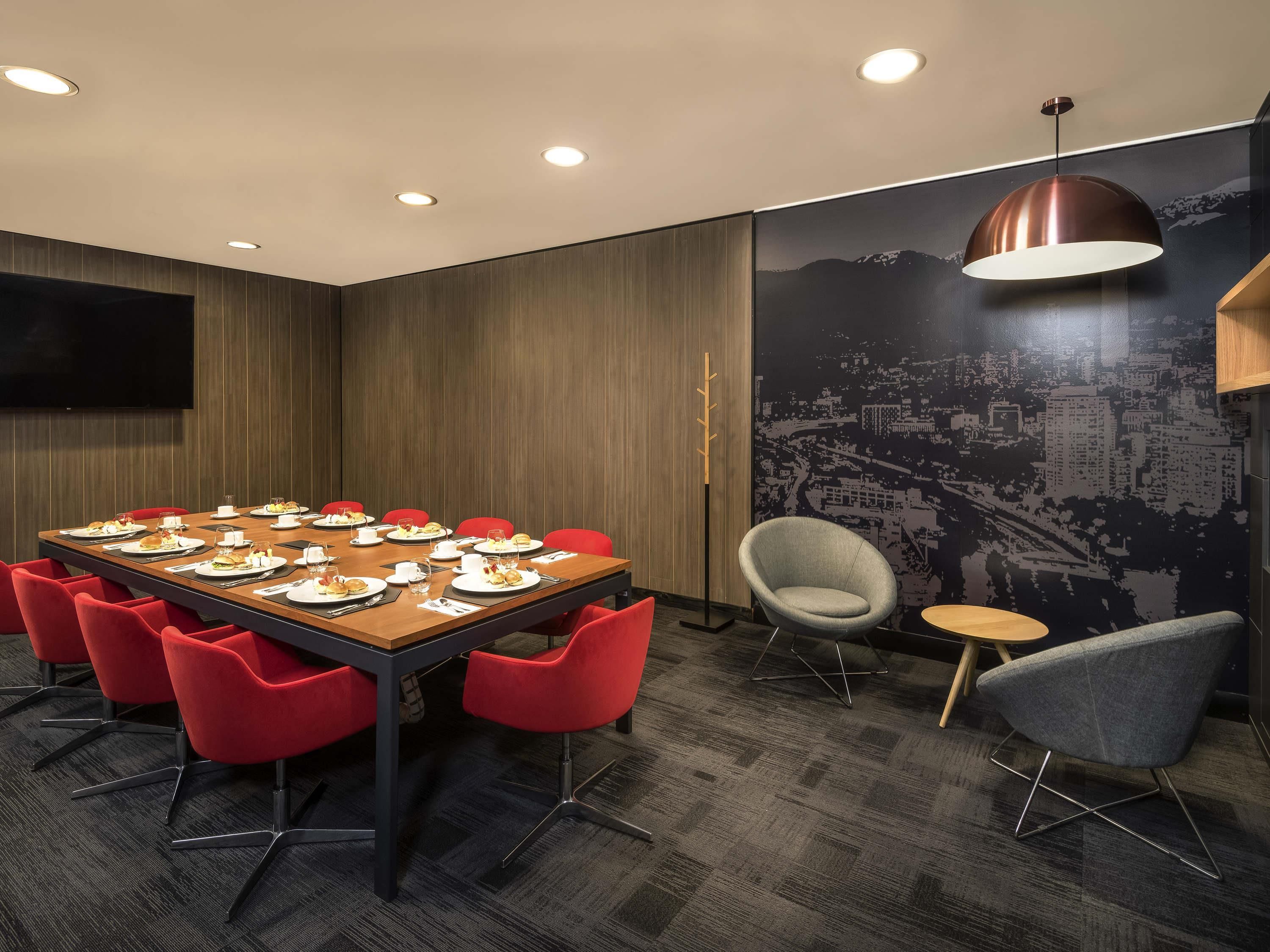 Meeting facility