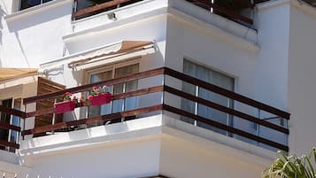 Double Room, Balcony (Private Bathroom) | Minibar, blackout curtains, free WiFi, bed sheets