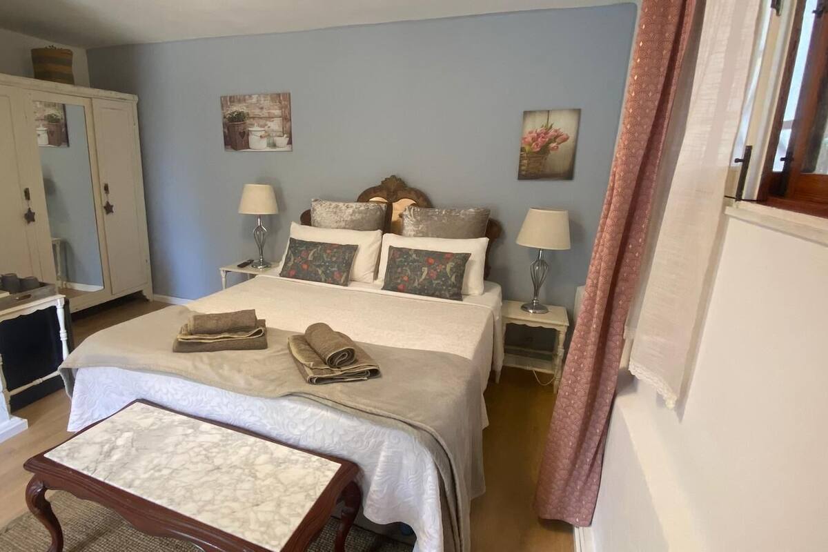 Minibar, rideaux occultants, Wi-Fi gratuit, draps fournis