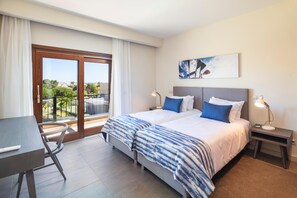 Deluxe Townhome, 2 Bedrooms, Private Pool | Desk, soundproofing, iron/ironing board, free WiFi - Vale de Milho Village (Lagoa)