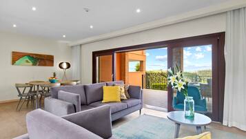 Deluxe Townhome, 3 Bedrooms, Private Pool | Living area | Flat-screen TV