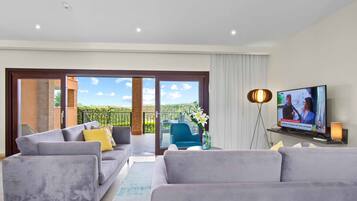 Deluxe Townhome, 3 Bedrooms, Private Pool | Living area | Flat-screen TV