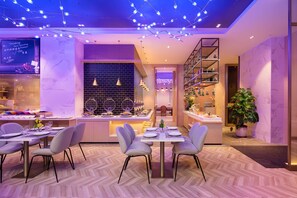 Daily buffet breakfast (CNY 88 per person) - Buddy Hotel (Guangzhou)