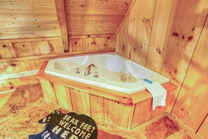 Cabin, 2 Bedrooms | Interior