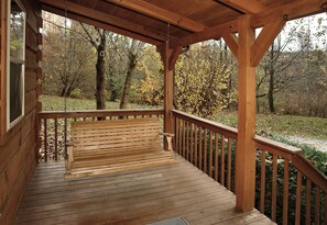 Cabin, 2 Bedrooms | Property grounds