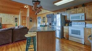 Ferienhütte, 4 Schlafzimmer | Eigene Küche | Wasserkocher mit Kaffee-/Teezubehör, Kühlschrank, Mikrowelle, Ofen