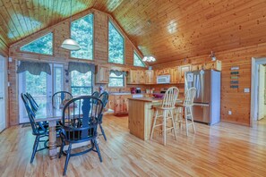 Cabin, 3 phòng ngủ | Khu ăn uống