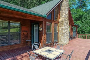 Cabin, 3 Bedrooms | Terrace/patio
