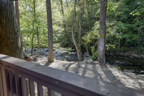 Cabin, 2 Bedrooms | Property grounds