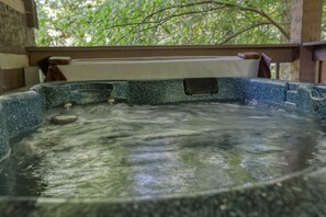 Stuga - 2 sovrum | Bubbelpool utomhus