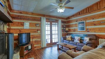 Stuga - 2 sovrum | Vardagsrum | Tv