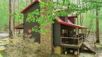 Cabin, 2 Bedrooms | Property grounds