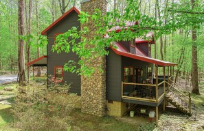 Cabin, 2 Bedrooms | Property grounds