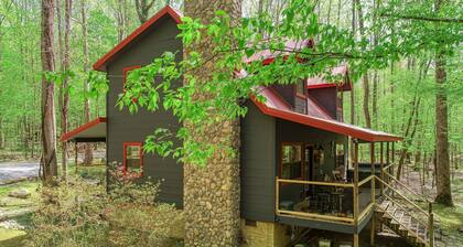 Elk Run On Cosby Creek - 2 Bedrooms, 2 Baths, Sleeps 7 Cabin by RedAwning