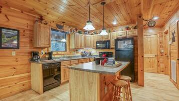 Cabin, 2 Bedrooms | Private kitchen | Fridge, microwave, oven, dishwasher
