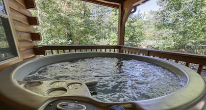 Creek Heaven - 2 Bedrooms, 2 Baths, Sleeps 6 Cabin by RedAwning