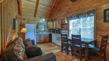 Cabin, 1 Bedroom | Private kitchen | Fridge, oven, coffee/tea maker