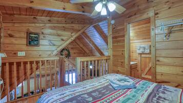 Cabin, 1 Bedroom | 2 bedrooms, free WiFi