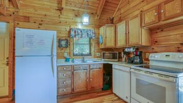 Stuga - 1 sovrum | Eget kök | Kylskåp, ugn och kaffe- och tebryggare