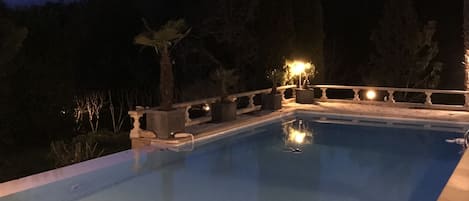 Piscine extérieure (ouverte en saison)