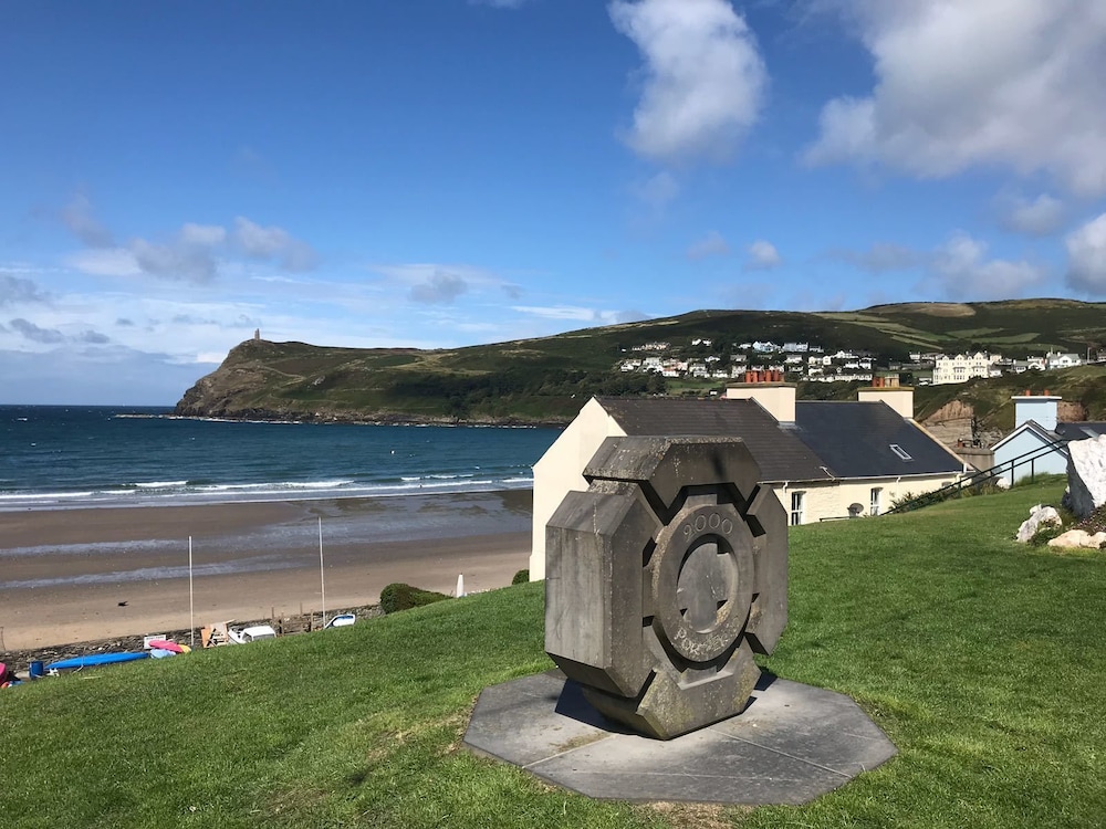 Photo of Falcon's Nest Hotel