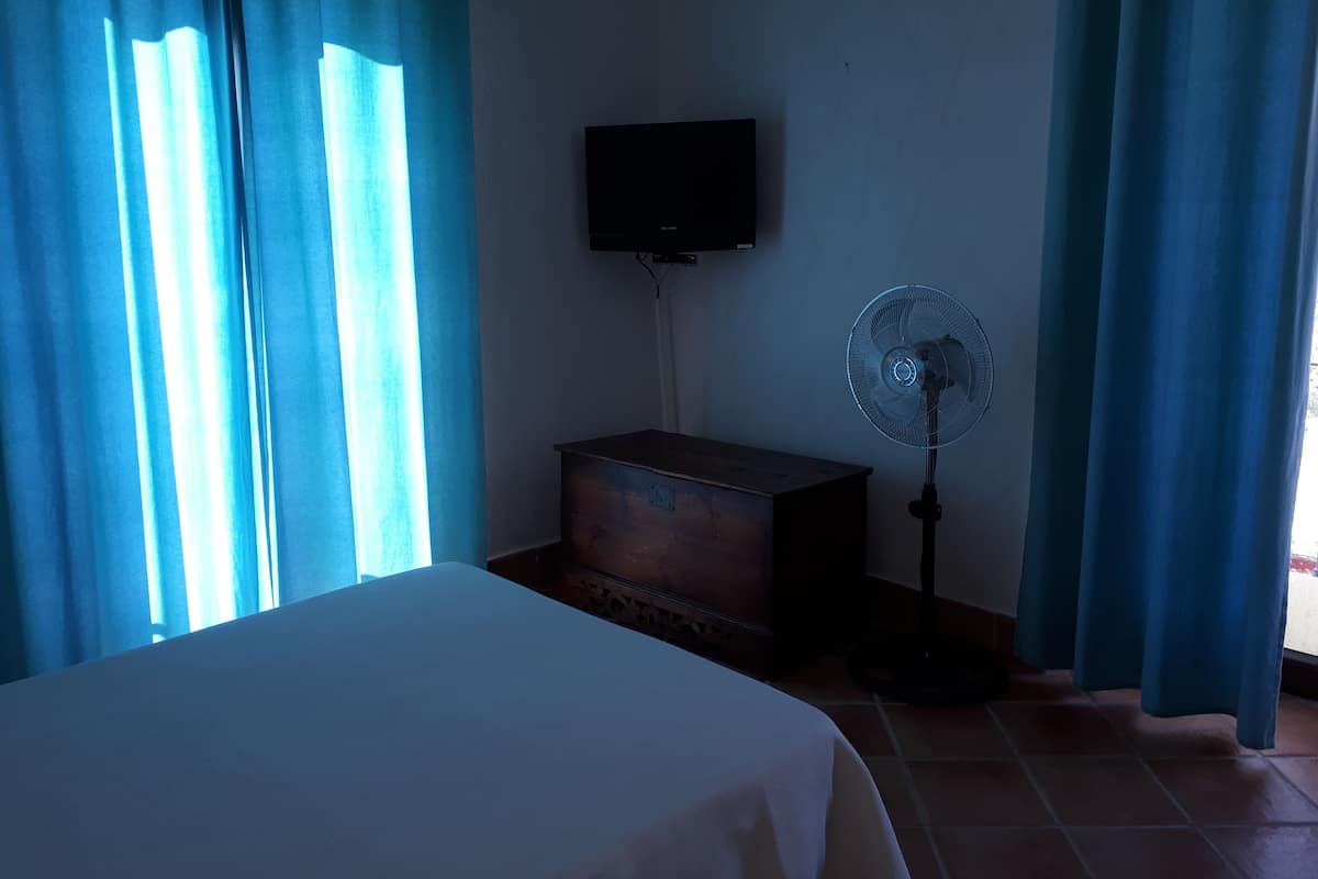 Quarto família, banheiro privativo, vista para a montanha (Habitación Anexa) | Roupa de cama