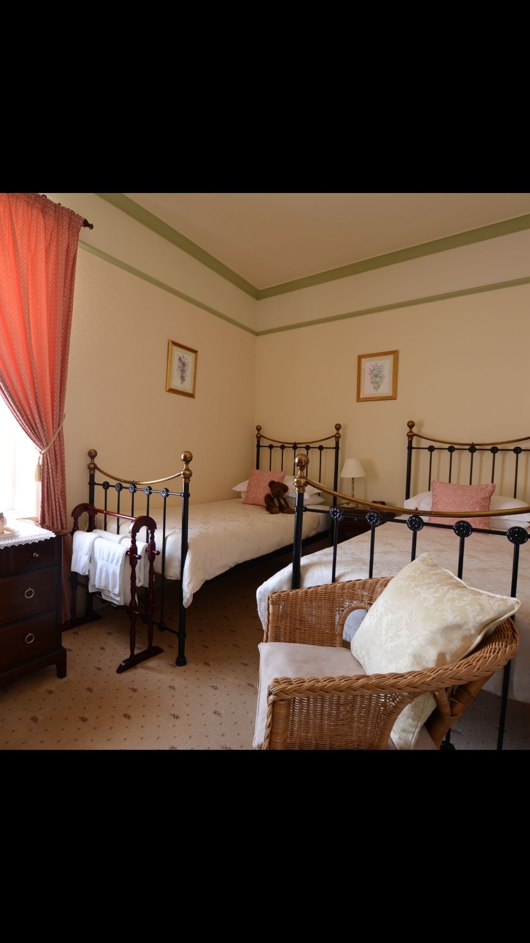 Kahden hengen huone (kaksi sänkyä) | Egyptinpuuvillaiset lakanat, ylelliset vuodevaatteet