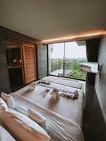 1 多间卧室、迷你吧、客房内保险箱、办公桌