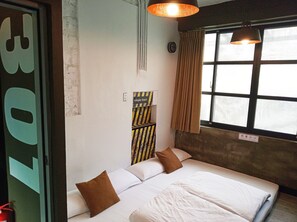 Standard Quadruple Room, Non Smoking (301) | Individually decorated, desk, soundproofing, rollaway beds - Tainan House (Tainan)