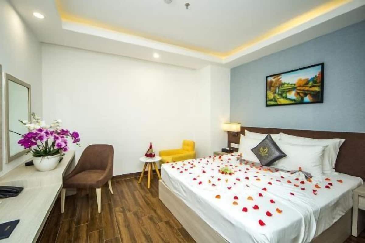 1 kamar tidur, seprai premium, busa memori, dan minibar