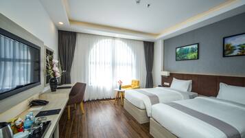 Deluxe Twin Room, 1 Bedroom, City View | 1 bilik tidur, peralatan tempat tidur premium, busa memori, bar mini