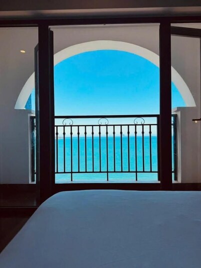 Hòn Chồng Retreat Hotel