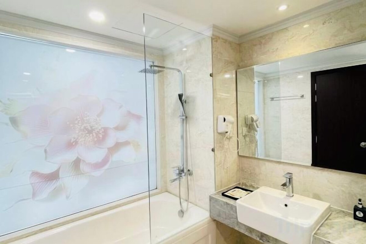 Salle de bain | Ensemble baignoire-douche, pomme de douche hydromassante