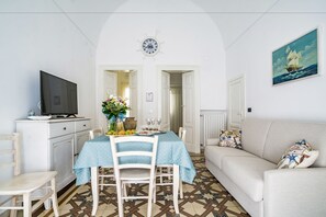 Apartment | In-room dining - Domus Neptuni (Monopoli)