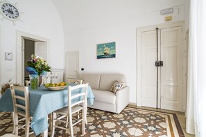 In-room dining - Domus Neptuni (Monopoli)