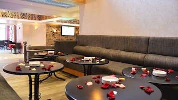 Spécialités Cuisine locale et internationale