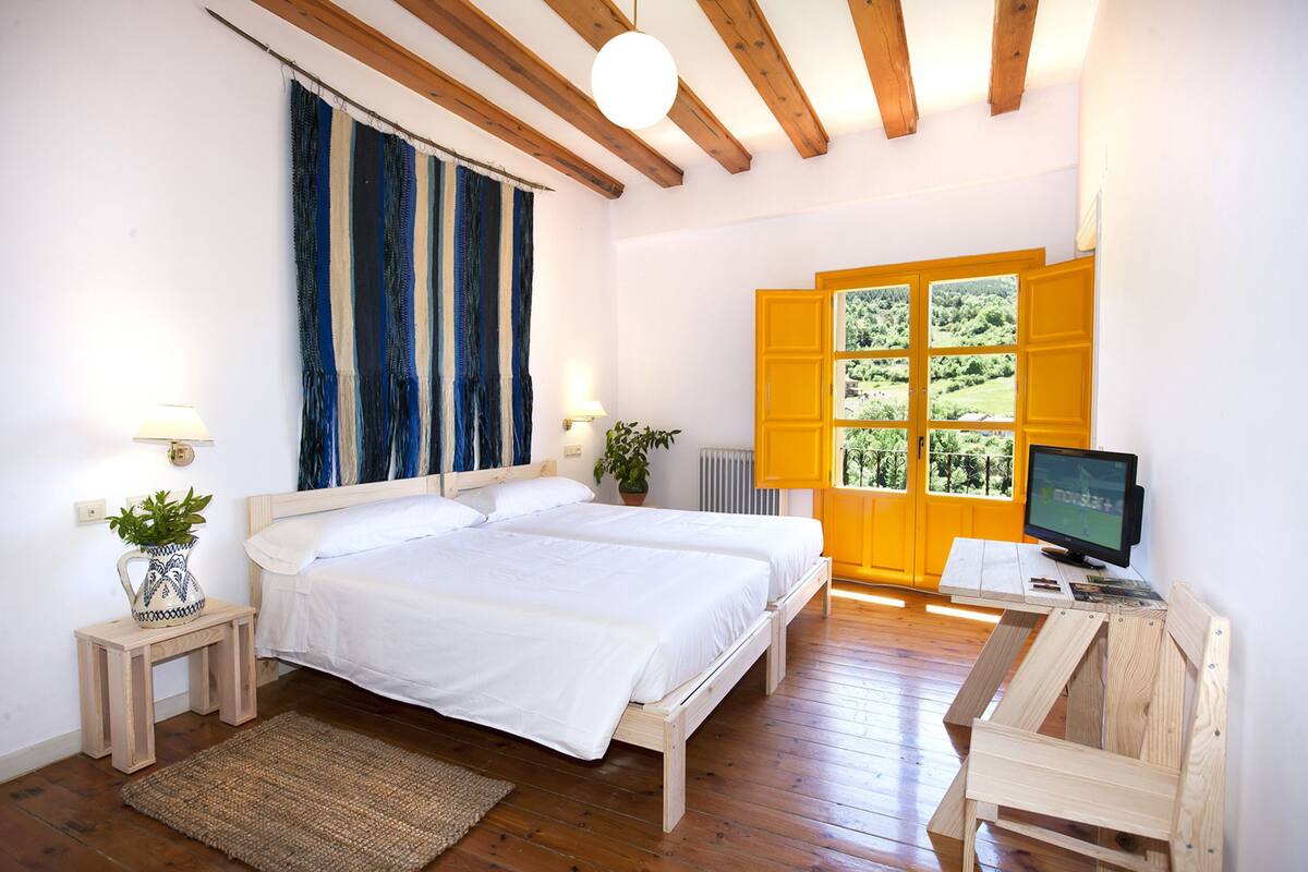 Superior Twin Room | Rollaway beds, free WiFi, bed sheets