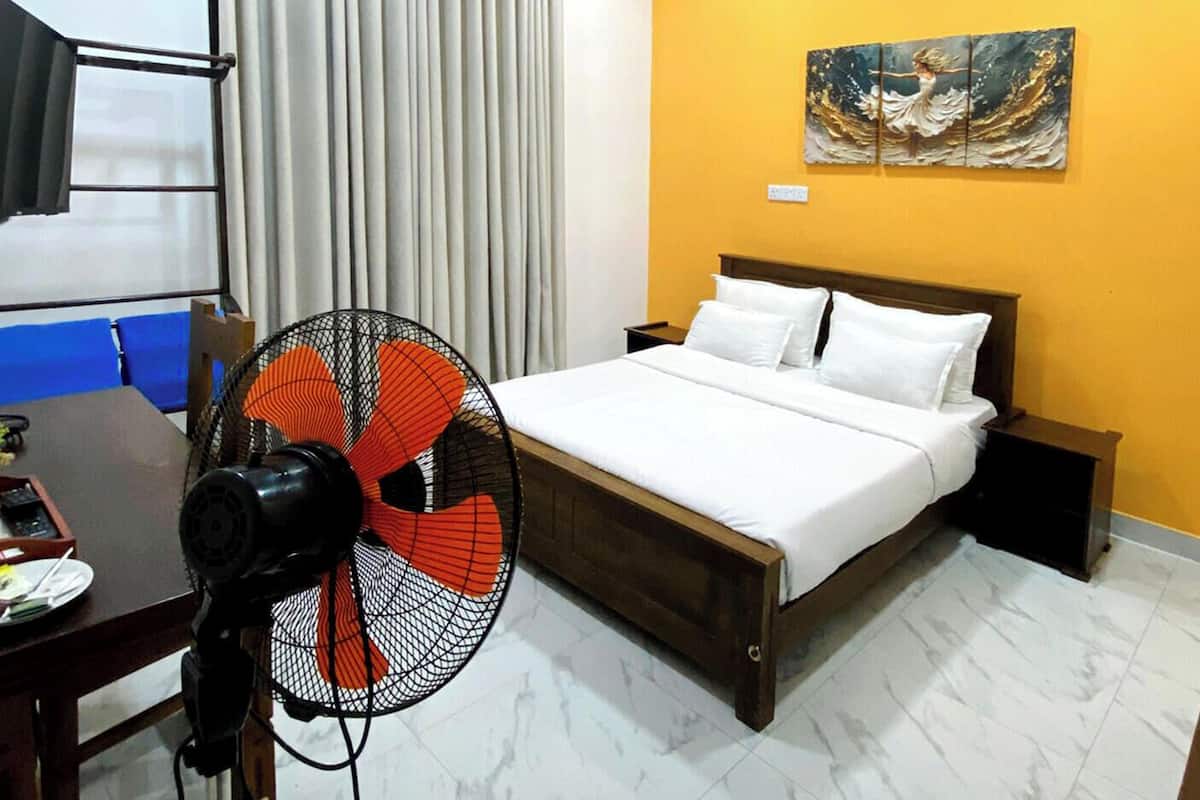 Deluxe Double Room, 1 Queen Bed, Non Smoking, Garden View | Egyptian cotton sheets, premium bedding, down comforters, pillowtop beds