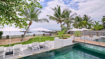 Outdoor pool, sun loungers