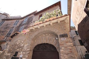 Exterior - Torre Sant'Antonio Tivoli (Tivoli)