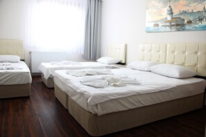 Standard Quadruple Room | Minibar, soundproofing, iron/ironing board, free WiFi - Marpalace Hotel (Istanbul)