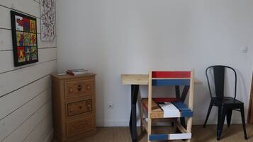 Chambre Double, non-fumeurs (Palette) | Décoration personnalisée, ameublement personnalisé, bureau