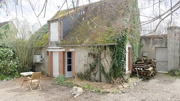 Single Room (Refuge) | Exterior