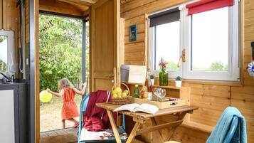 Cabin, Ensuite, River View (Mini Chalet)
