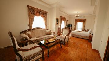 Minibar, desk, free WiFi, bed sheets