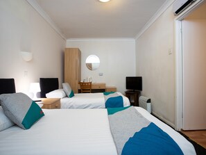 Habitación estándar con 2 camas individuales, 2 camas individuales | Escritorio, wifi gratis y ropa de cama