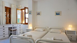 City Apartment | Free minibar, desk, iron/ironing board (on request), free WiFi - Urban Garden Apartments (Agios Nikolaos)