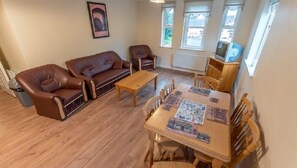 อพาร์ทเมนท์, 2 ห้องนอน | บริเวณนั่งเล่น