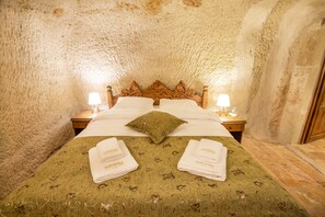 Minibar, free WiFi, bed sheets - Kayadibi Cave Otel (Ürgüp)