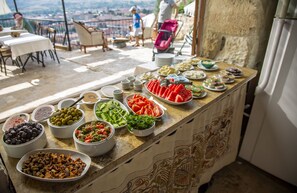 Free daily full breakfast - Kayadibi Cave Otel (Ürgüp)